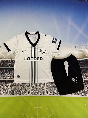 26-27 Derby County F.C. home 16-28