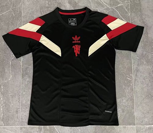 24/25 Man U black training kit S-XXL